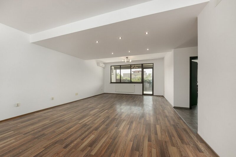 Pipera  Vila spatioasa si eleganta in Pipera – zona Porsche / Hotel Alexander