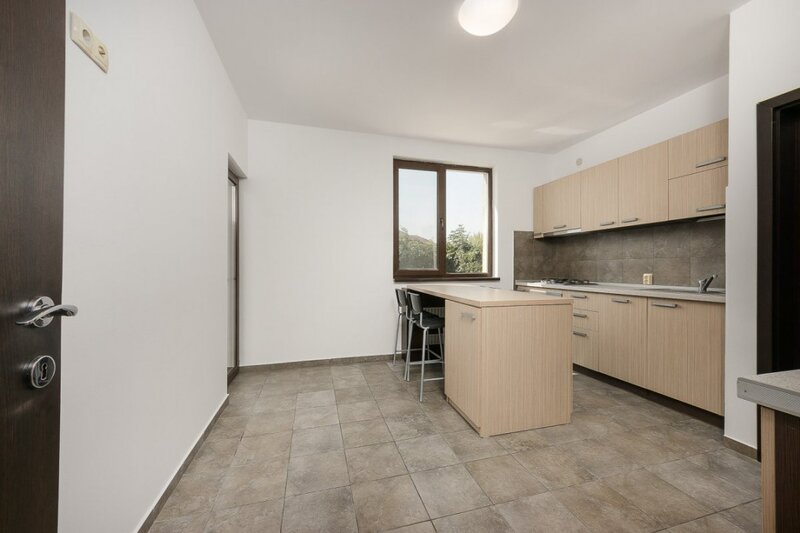 Pipera  Vila spatioasa si eleganta in Pipera – zona Porsche / Hotel Alexander