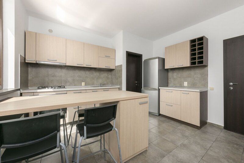 Pipera  Vila spatioasa si eleganta in Pipera – zona Porsche / Hotel Alexander